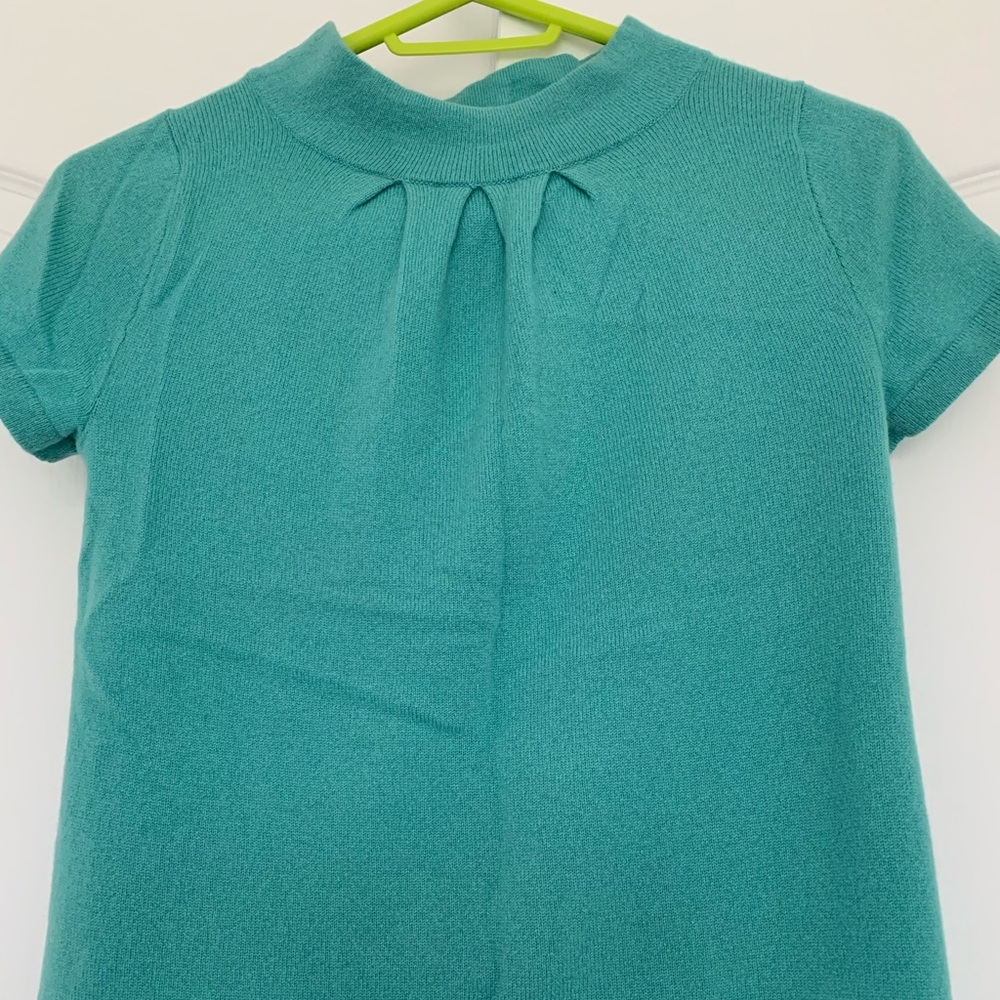 Cashmere Turquoise Top. Short sleeves